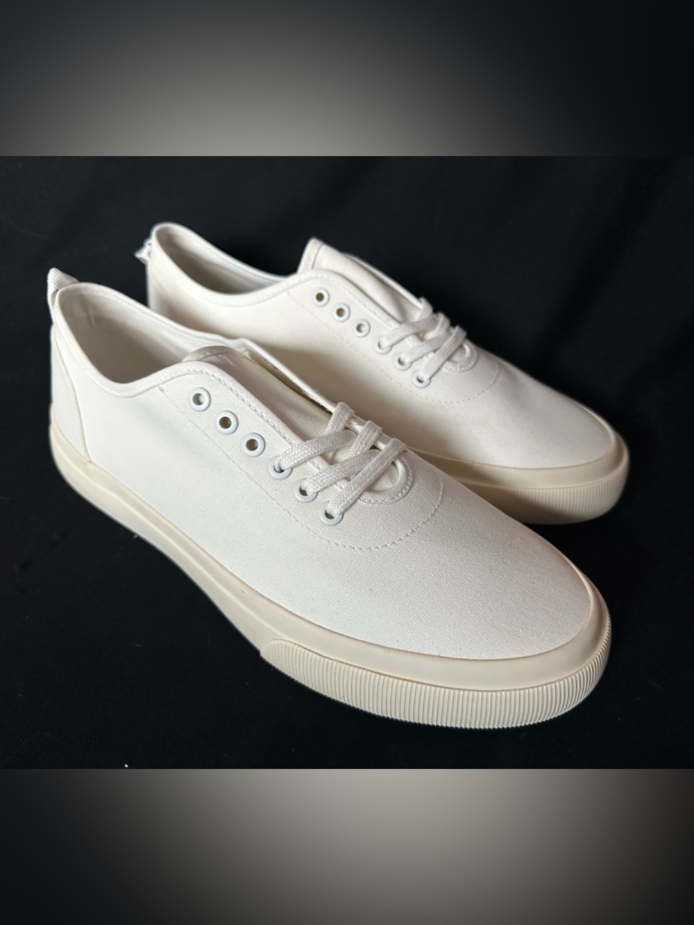 Everlane Men's Off-White Canvas Sneakers men’s 9 female’s 11